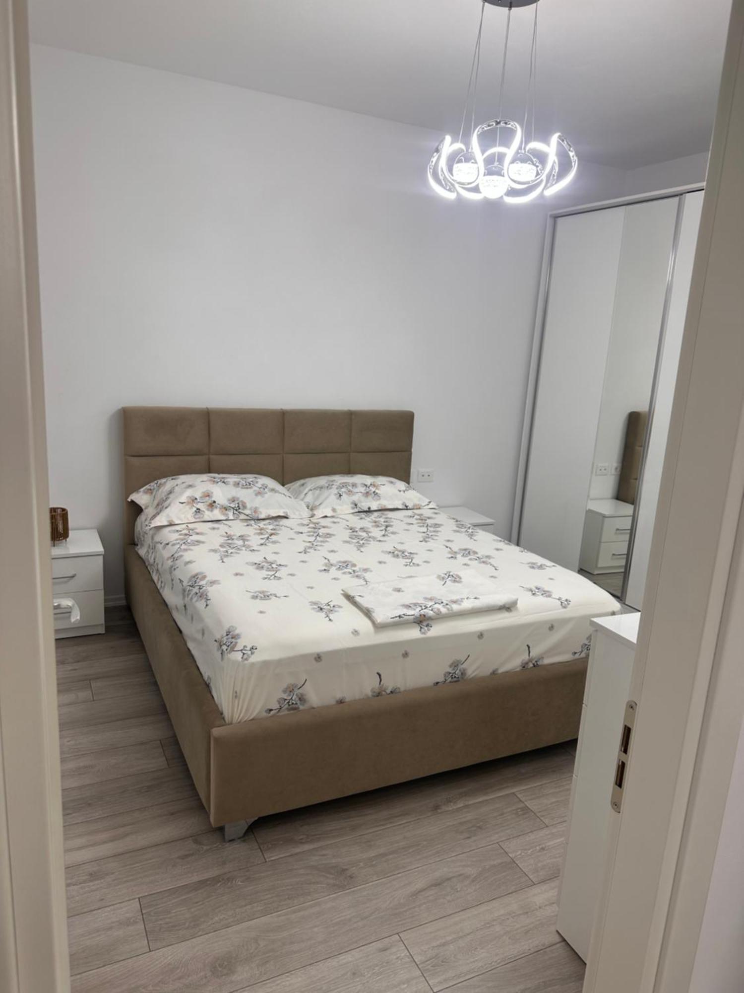 Bratti'S Apartment Near Tirana Center And Mother Teresa Airport Buitenkant foto