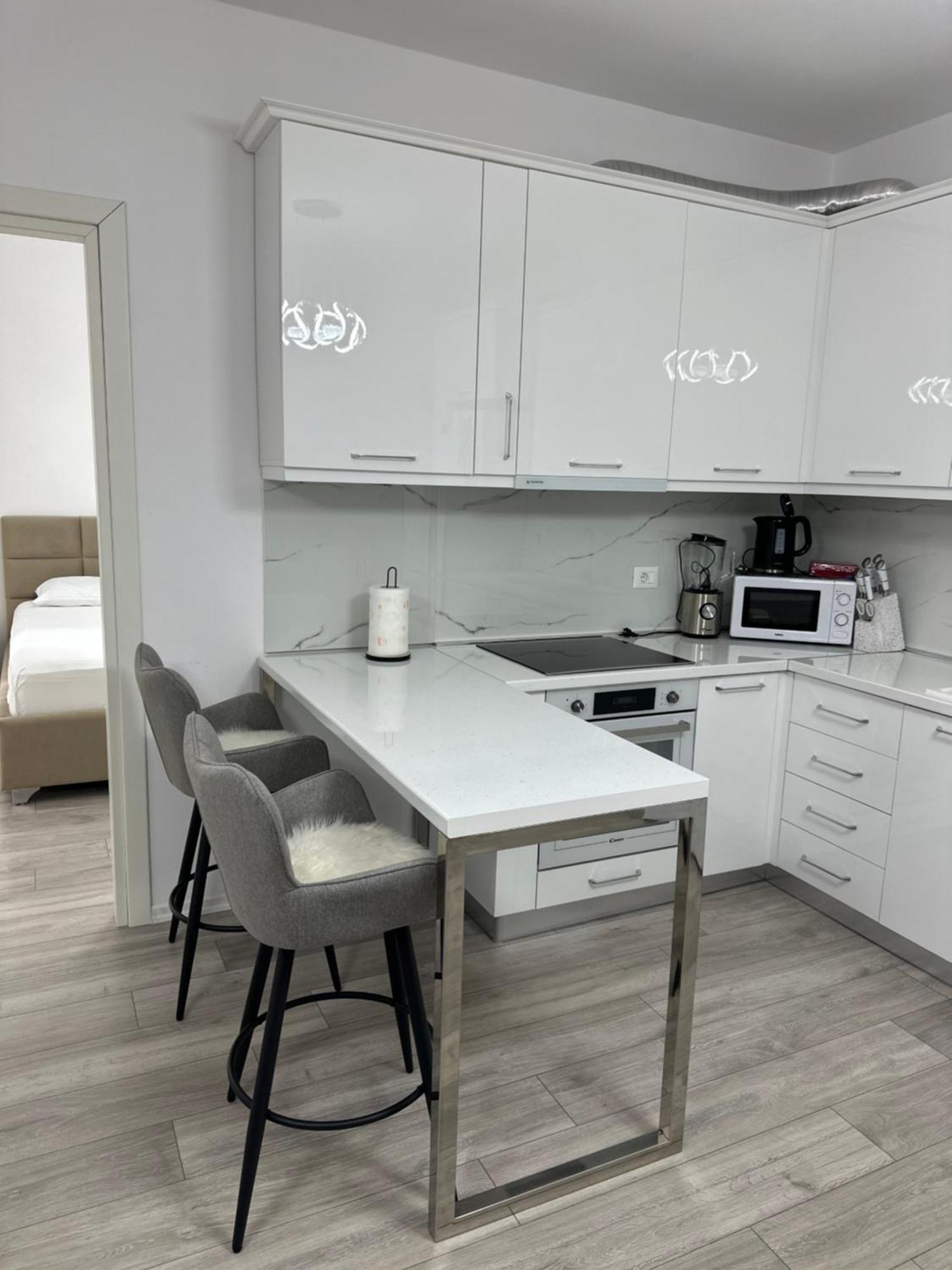 Bratti'S Apartment Near Tirana Center And Mother Teresa Airport Buitenkant foto