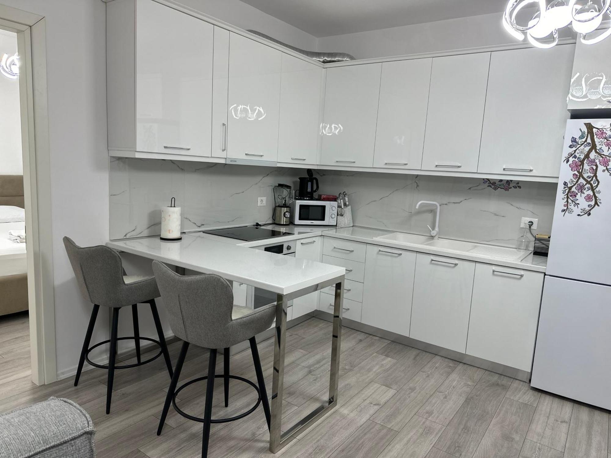 Bratti'S Apartment Near Tirana Center And Mother Teresa Airport Buitenkant foto