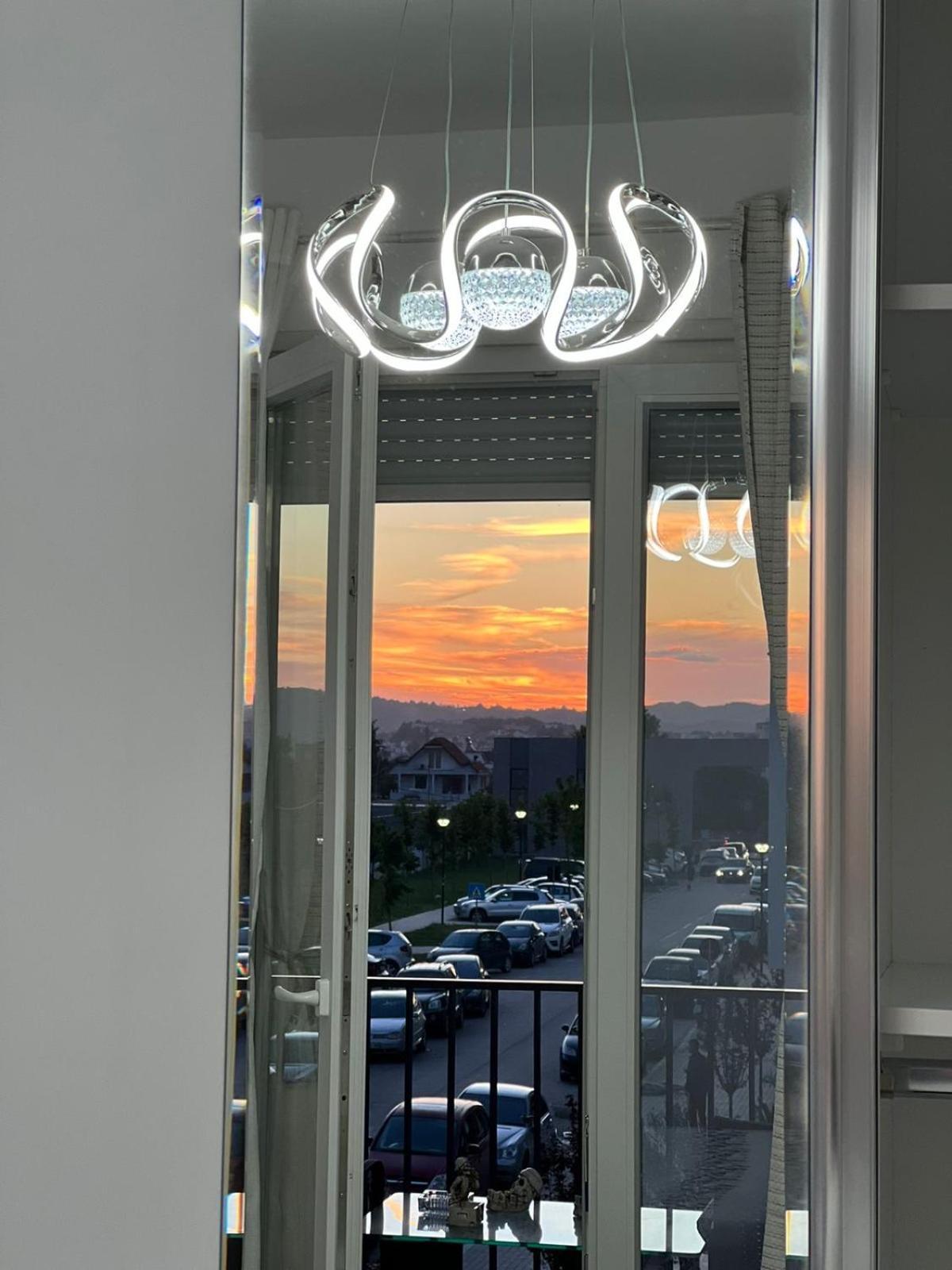 Bratti'S Apartment Near Tirana Center And Mother Teresa Airport Buitenkant foto